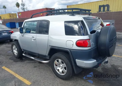 2007 Toyota Fj Cruiser z USA, uszkodzony, nr VIN JTEZU11F970008821